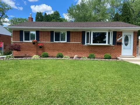 29770 Brown Crt Ct, Garden City, MI 48135