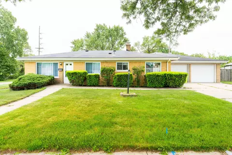 31705 Balmoral St, Garden City, MI 48135