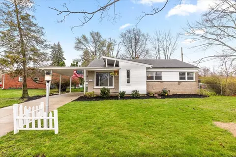 29525 Macintyre St, Livonia, MI 48150
