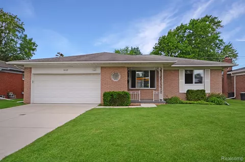 38109 Plainview Dr, Sterling Heights, MI 48312