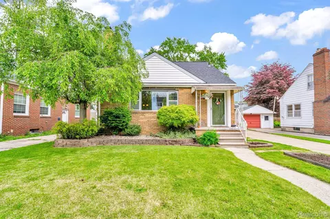 523 Chandler St, Flint, MI 48503