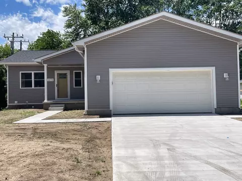 1674 S Crown St, Westland, MI 48186