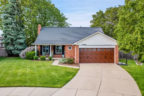 15581 Vincent St, Clinton Township, MI 48038