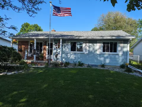 904 Huntington Dr, Owosso, MI 48867