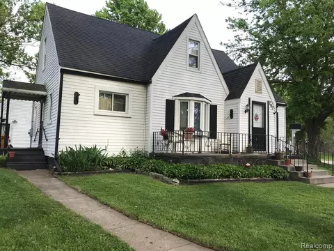 202 NW Arthur St, Yale, MI 48097