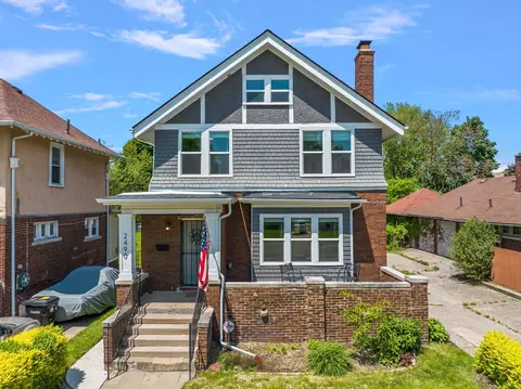 2490 S La Salle Gdn, Detroit, MI 48206