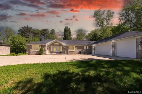 3695 Seymour Lake Rd, Brandon, MI 48462
