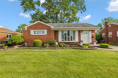 29059 W Chicago St, Livonia, MI 48150