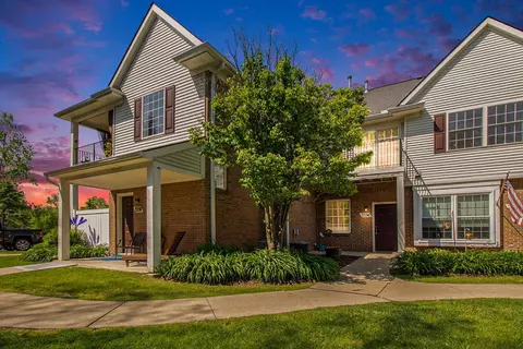 3336 Kneeland Cir, Howell, MI 48843