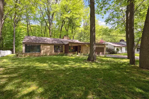 1515 Woodslea Dr, Flint, MI 48507
