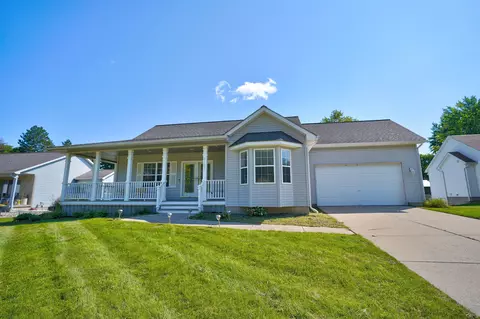 6187 Sanctuary Pointe Dr, Grand Blanc, MI 48439