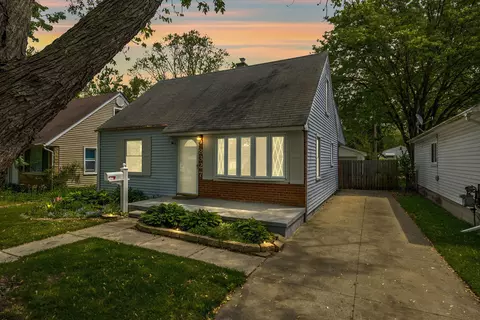 8327 Cornell St, Taylor, MI 48180