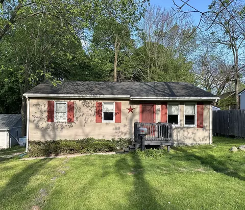711 Park St, Fenton, MI 48430
