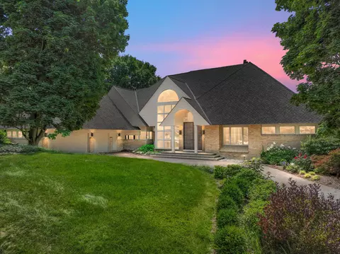 4733 W Wickford, Bloomfield Township, MI 48302