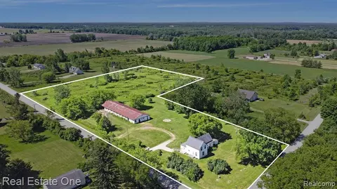 1737 Sperry Rd, Allenton, MI 48002