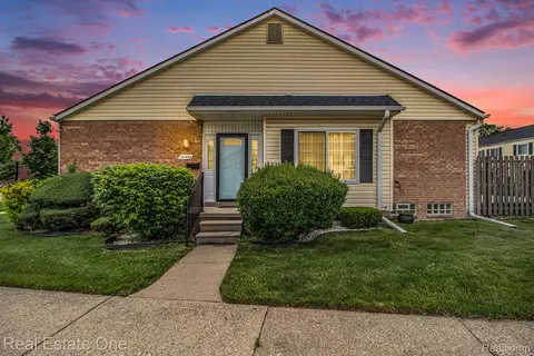 37494 Charter Oaks Blvd, Clinton Township, MI 48036