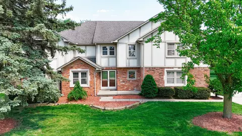 46920 Kramer Dr, Shelby Township, MI 48315