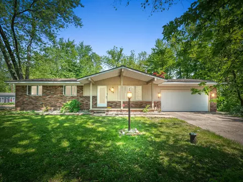 1745 Marylestone Dr, West Bloomfield, MI 48324