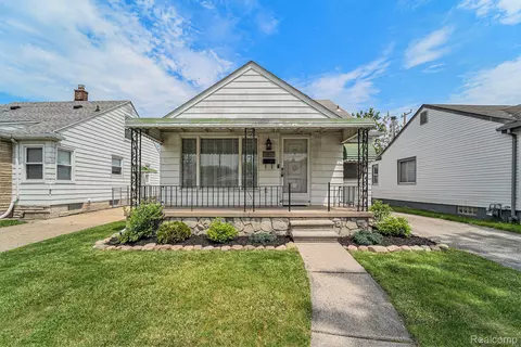 14916 College Ave, Allen Park, MI 48101