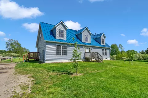 2864 N Blacks Corners Rd, Goodland, MI 48444