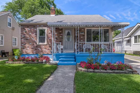 17615 Ivanhoe St, Roseville, MI 48066