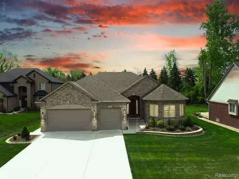 7284 Park Terrace Ln, Utica, MI 48317