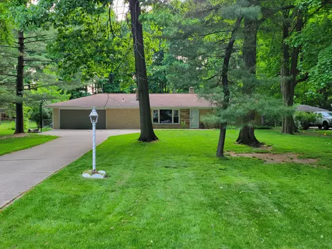 21495 Mayfield St, Farmington Hills, MI 48336