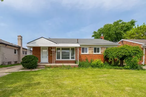 25745 Ronald St, Roseville, MI 48066