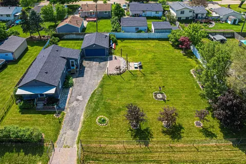 2825 Fisher Ave, Commerce, MI 48390