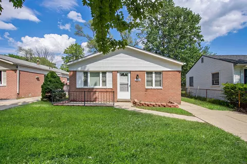 5680 N Globe St, Westland, MI 48185