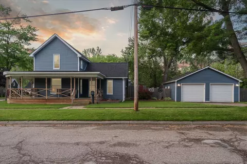 322 E 3rd St, Davison, MI 48423