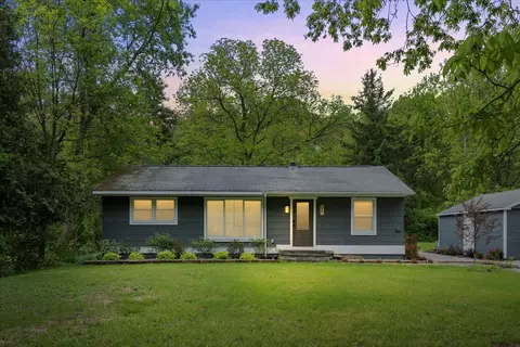 227 Rowe Rd, Milford, MI 48380