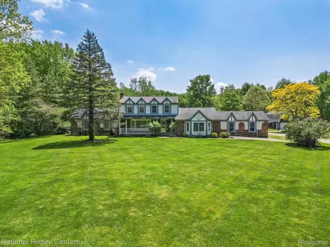 17050 Bordman Rd, Armada, MI 48005