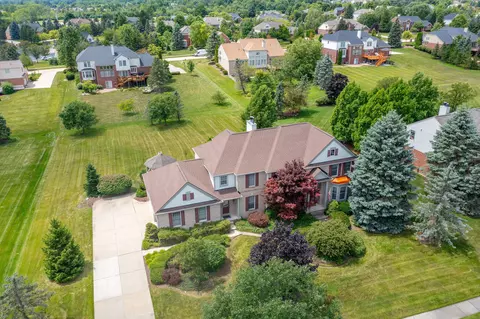10913 Fellows Creek Dr, Plymouth, MI 48170