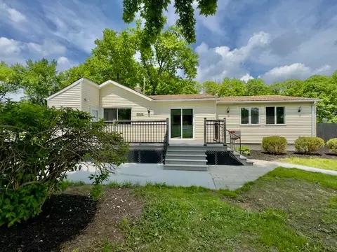 30526 Elmwood St, Garden City, MI 48135