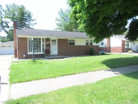 36453 Glenwood Rd, Wayne, MI 48184