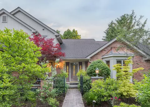 6559 Basswood Dr, Troy, MI 48098