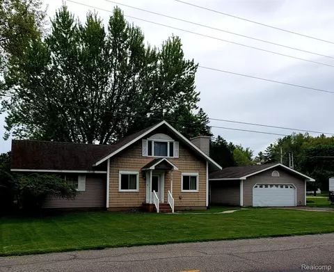 905 W 1st St, Tawas City, MI 48763