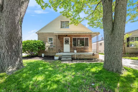23124 Grove St, Saint Clair Shores, MI 48080