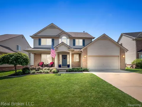 7606 Greene Farm Dr, Ypsilanti, MI 48197