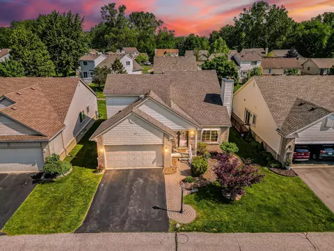 28674 Bayberry Park Dr, Livonia, MI 48154