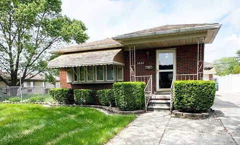1446 Saint Johns Blvd, Lincoln Park, MI 48146