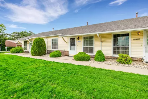 20815 Flora St, Roseville, MI 48066