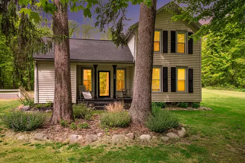 10780 Mcgregor Rd, Pinckney, MI 48169