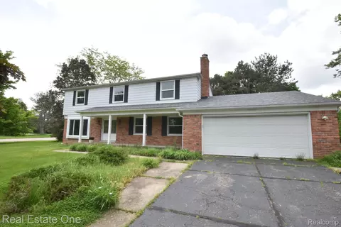 3892 Mcdivitt Dr, West Bloomfield, MI 48323