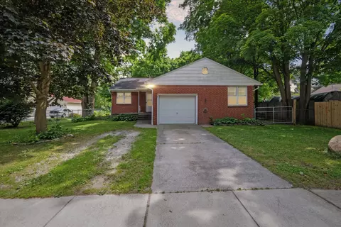 30074 Carl St, New Haven, MI 48048