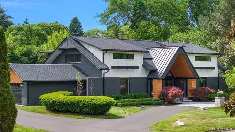 1131 Stuyvessant Rd, Bloomfield Hills, MI 48301