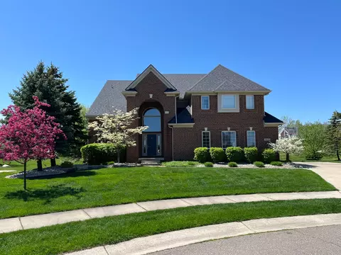 760 Pembroke, White Lake, MI 48386