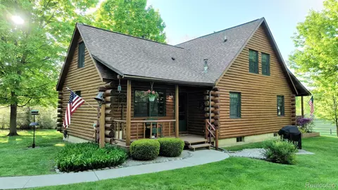 10373 Twin Lakes Dr, Forest, MI 48463
