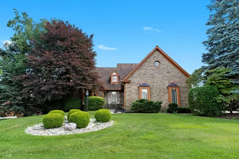 2135 Kennedy Dr, Rochester Hills, MI 48309